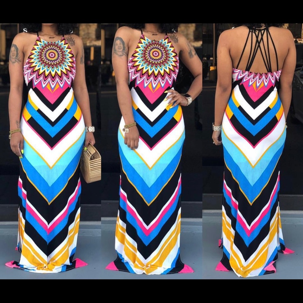 Gorgeous Maxi dress! It has a stretch to it! NEW!!